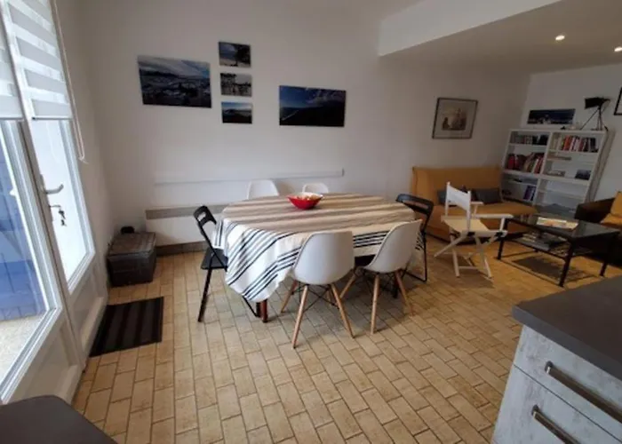 Prázdninový dům Familiale, Vue Sur Mer, Acces Direct *