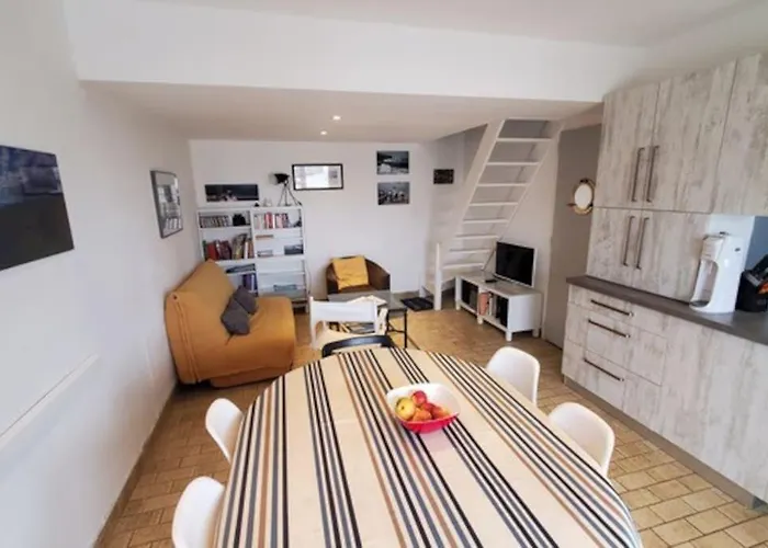 Prázdninový dům Familiale, Vue Sur Mer, Acces Direct